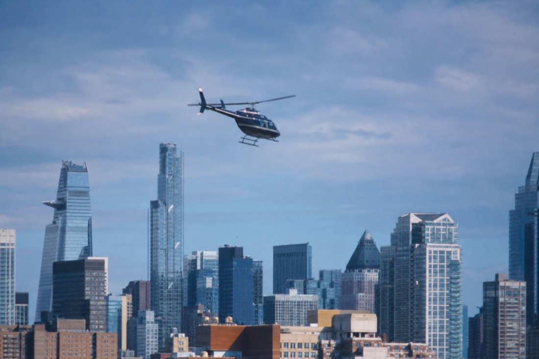 Sightseeing helicopter over the Manhattan skyline on a New York helicopter tour